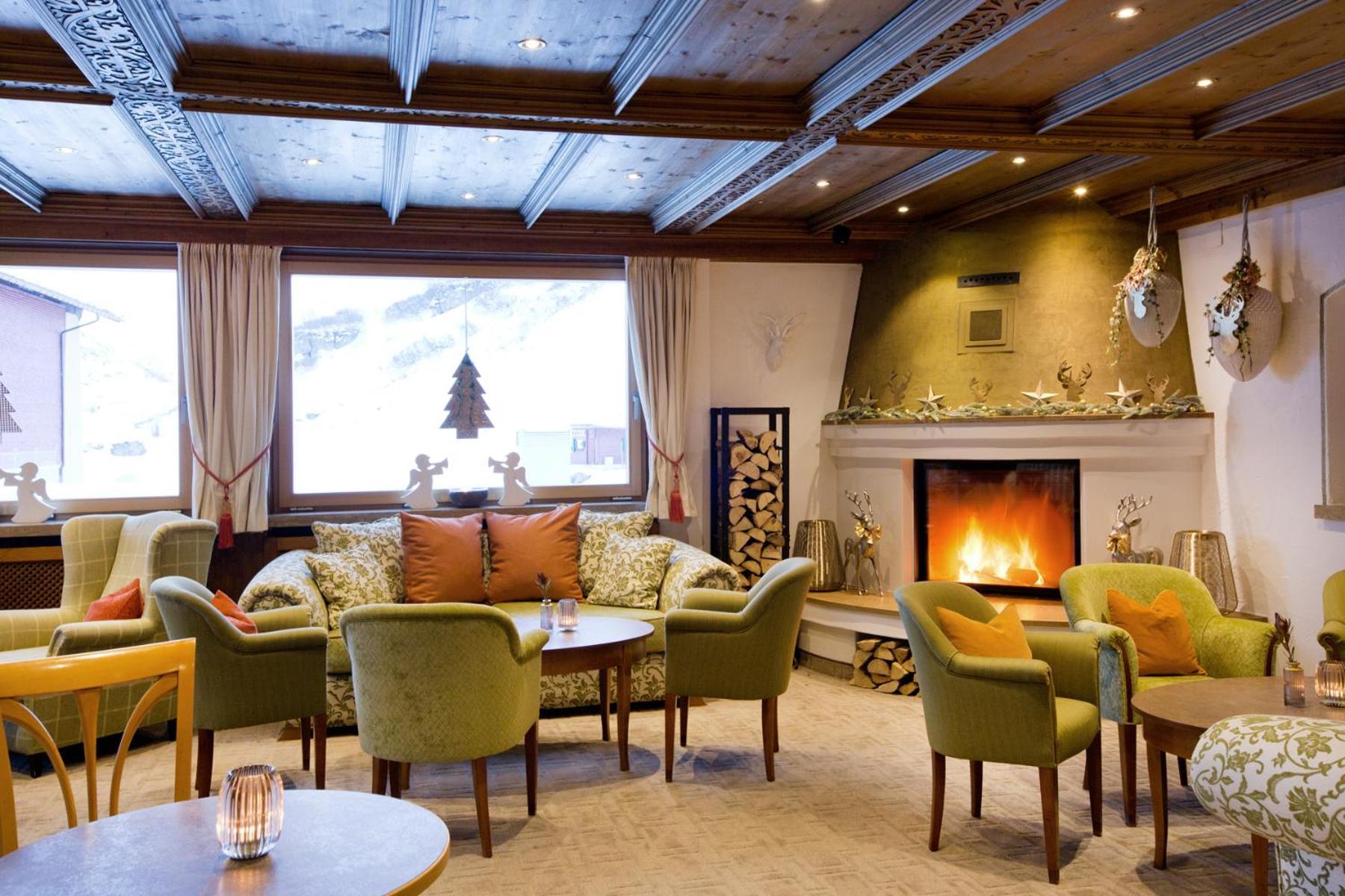 Hotel Albona Nova Zuers Екстер'єр фото