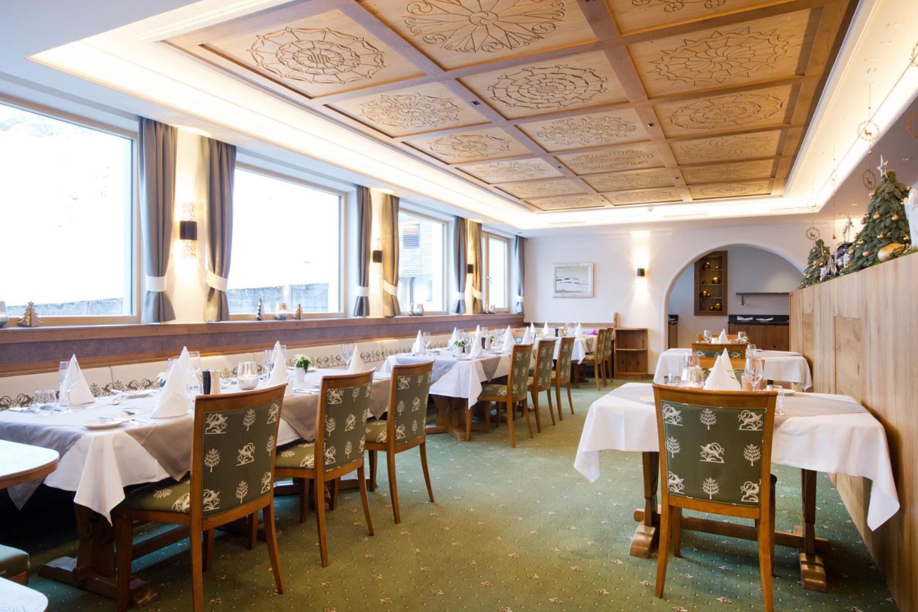 Hotel Albona Nova Zuers Екстер'єр фото