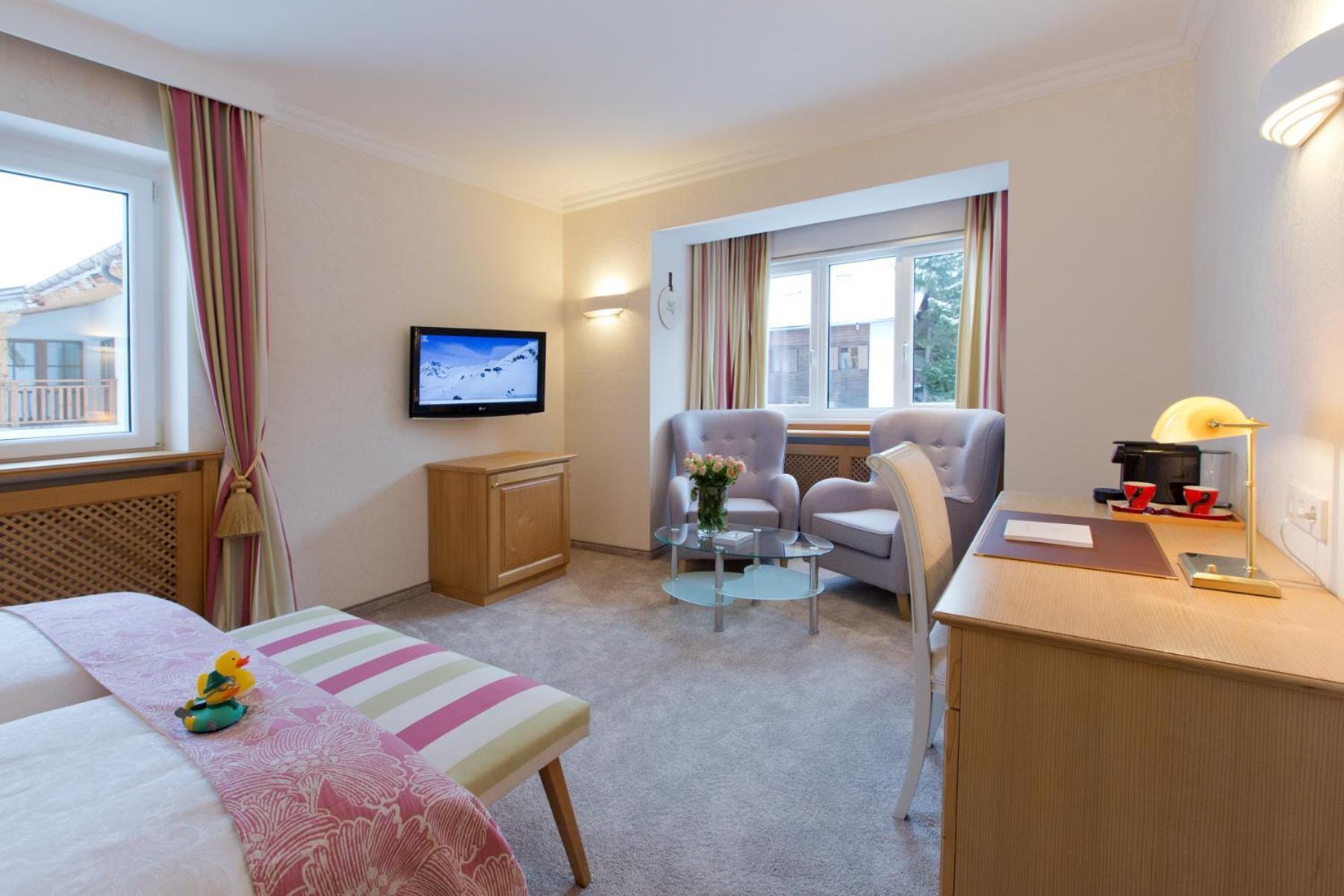 Hotel Albona Nova Zuers Екстер'єр фото