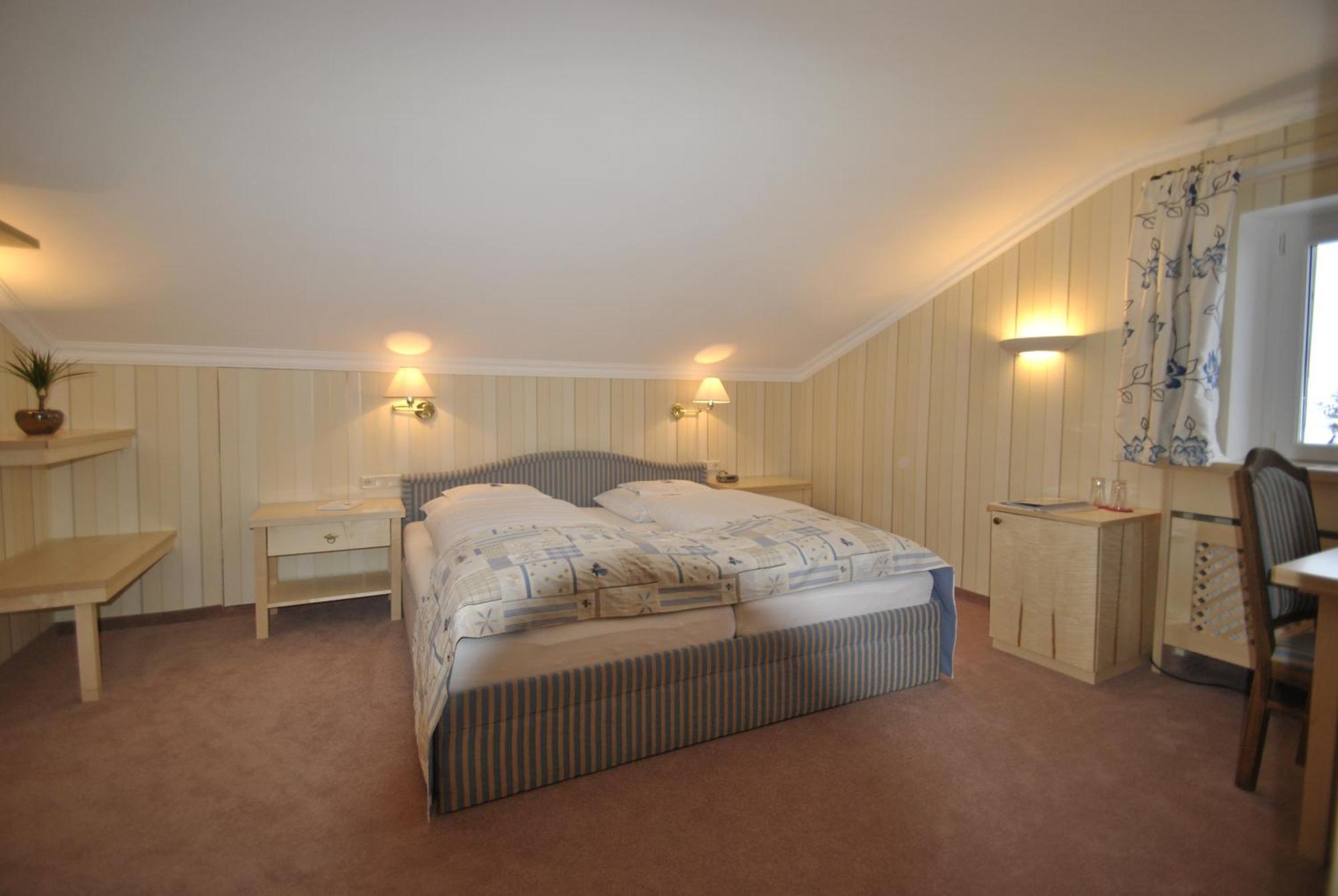 Hotel Albona Nova Zuers Екстер'єр фото
