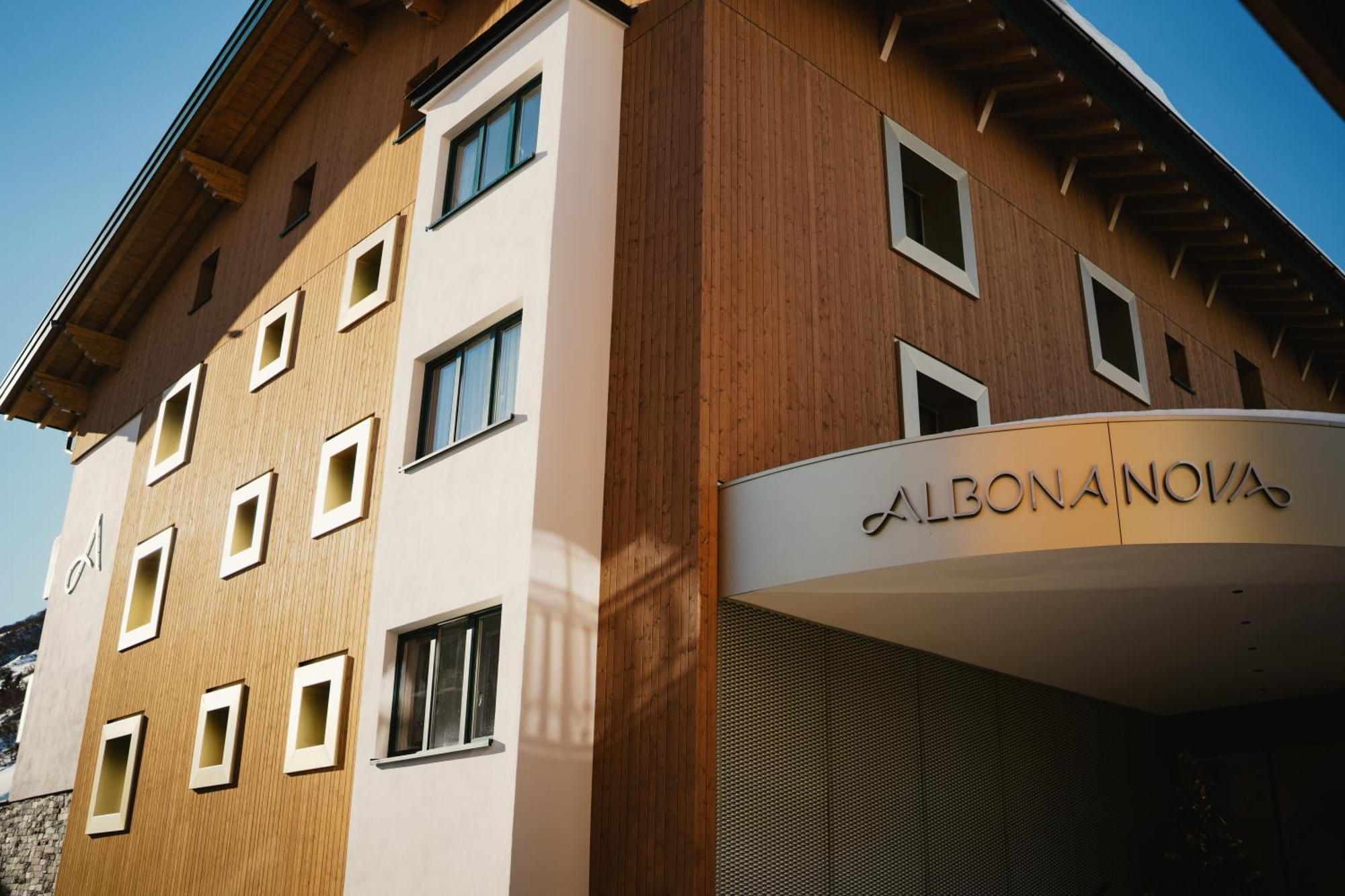 Hotel Albona Nova Zuers Екстер'єр фото
